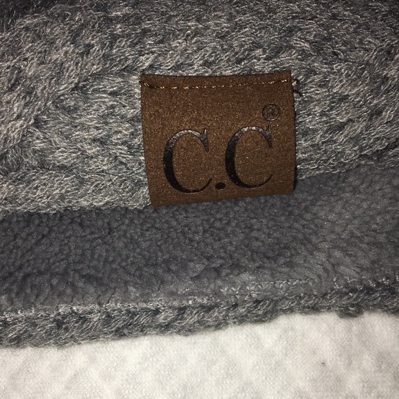 C.C Exclusives - Super Chic Gray Scarf Wrap - Picture 2 of 8